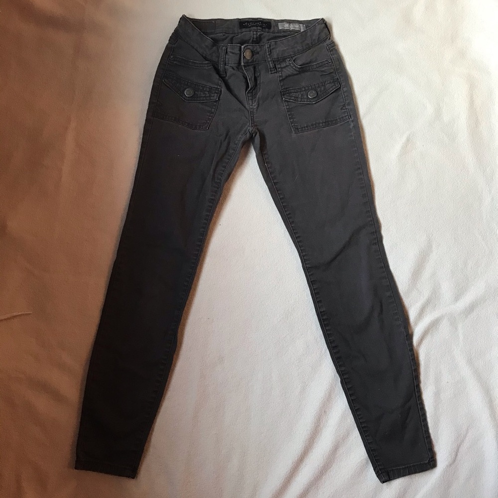 Aeropostale Skinny Jegging Pants